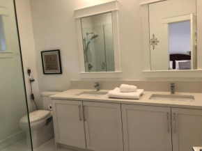 Brand New Cozy bedroom 8 minutes to city centre